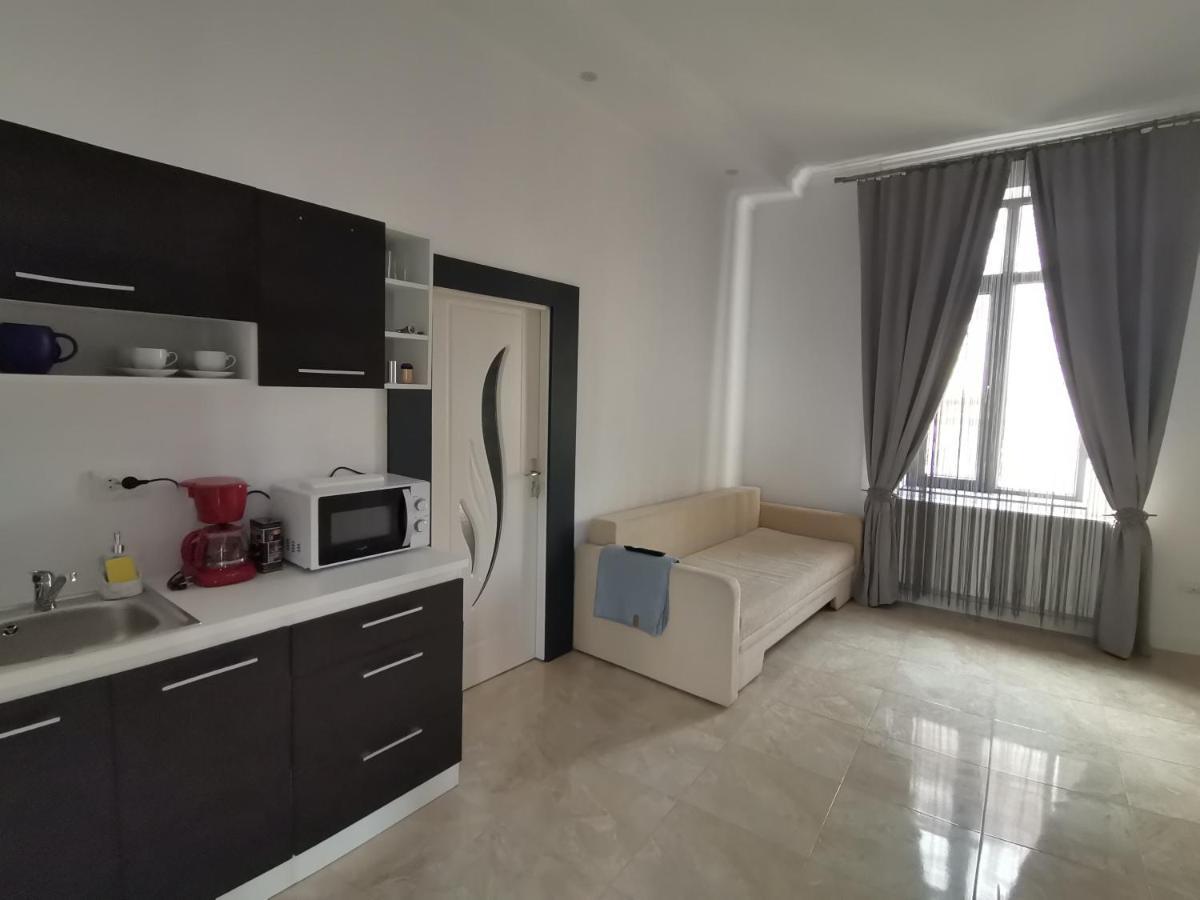 Casa J. Gusbeth Apartment *