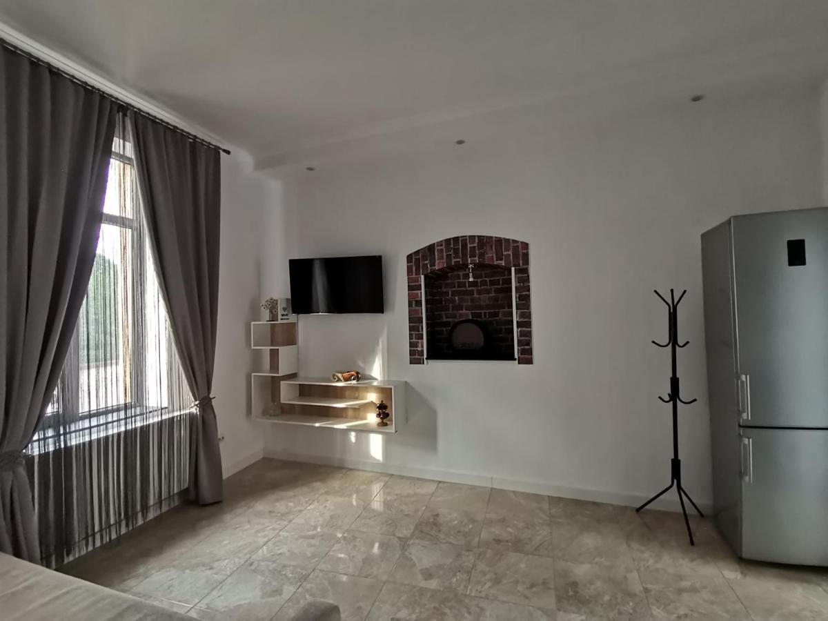 Casa J. Gusbeth Apartment *